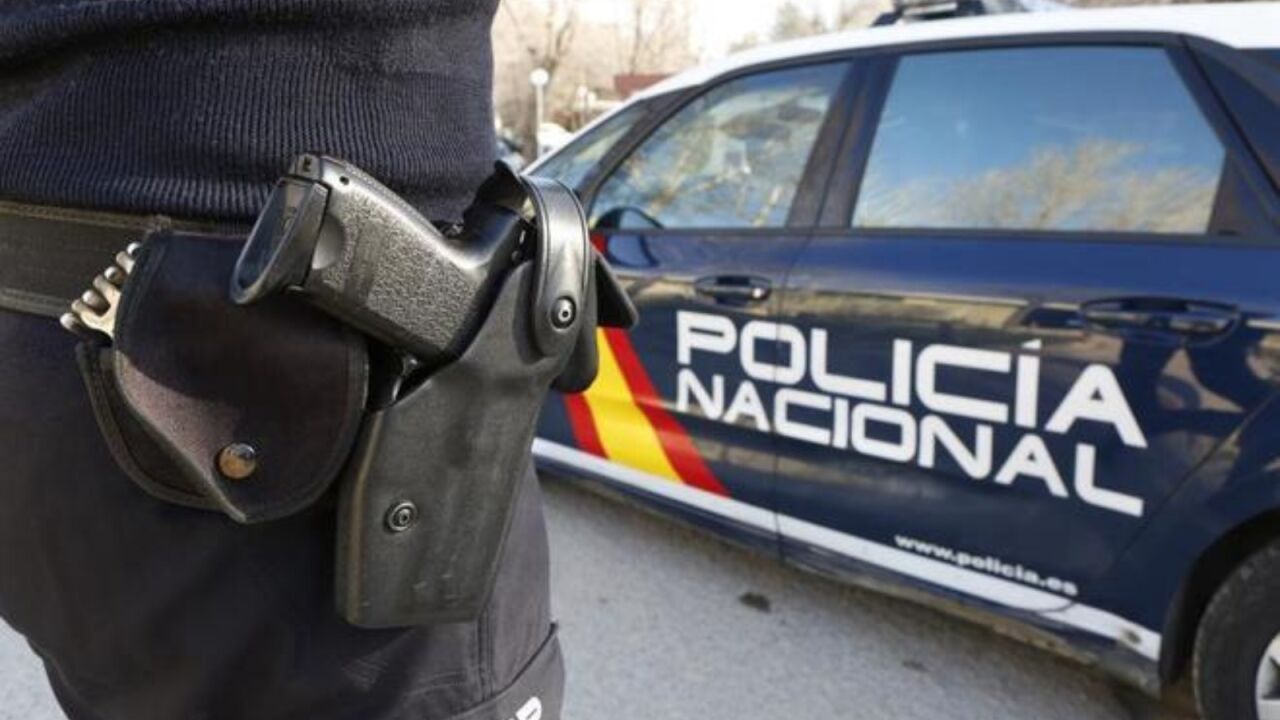 Detenido un hombre por amenazar a un taxista de Palma con una catana y ...
