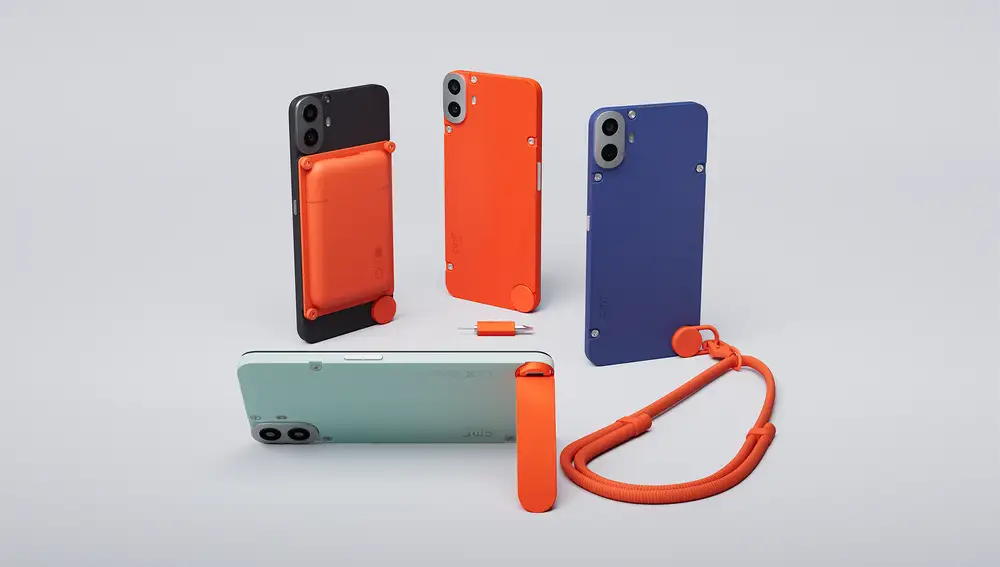 Una pequeña llave basta para adptar el smartphone a distintos accesorios.