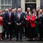 Diputados laboristas escoceses aplauden a Keir Starmer