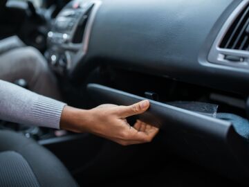 Guantera de un coche