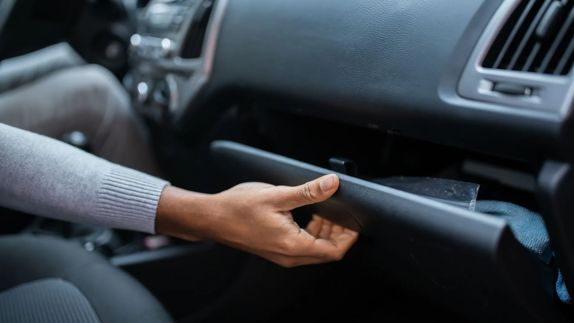 Guantera de un coche