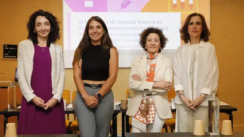 .Las expertas durante la presentación de la primera y única inmunoterapia para el cáncer en una inyección