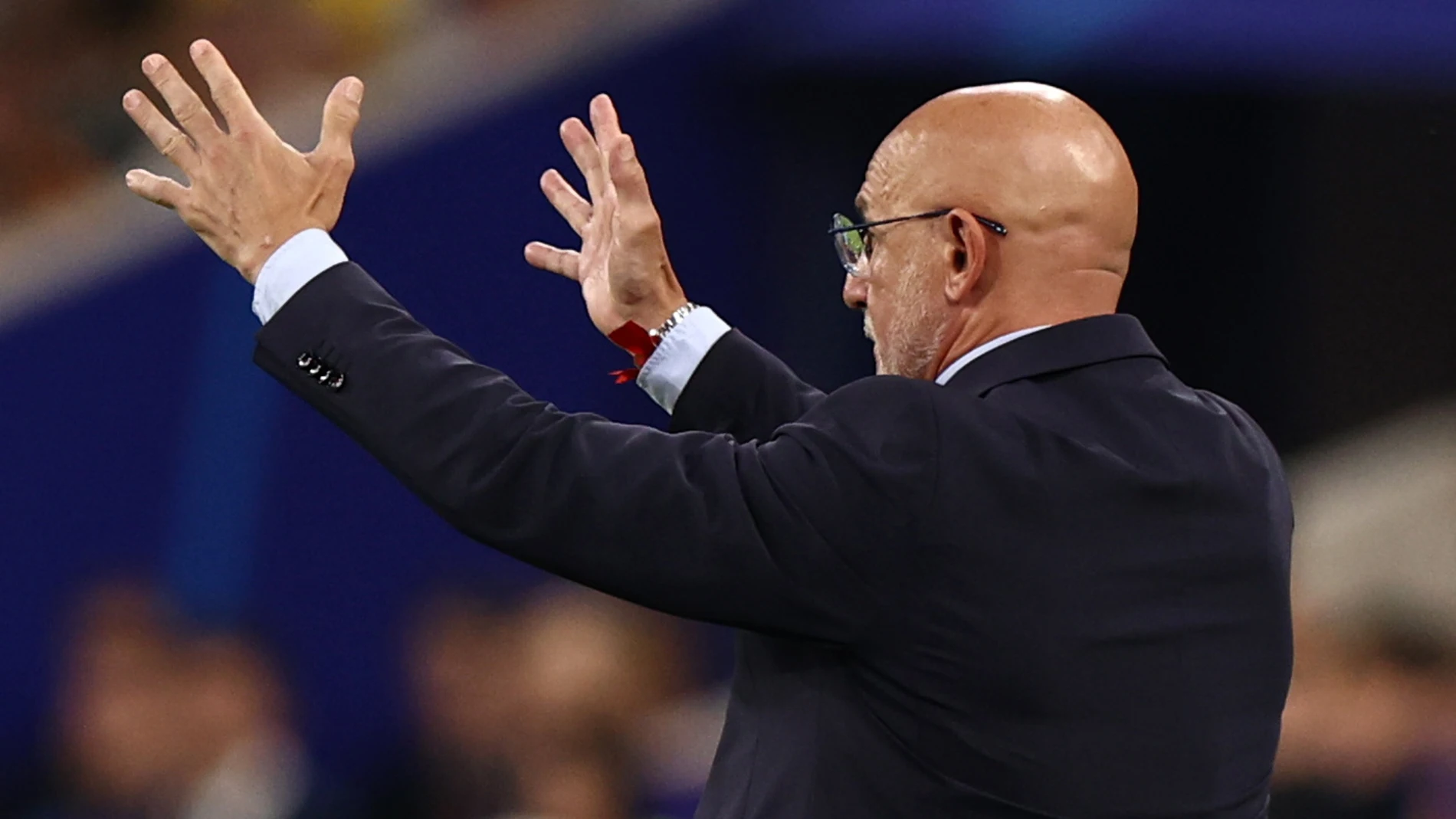 Munich (Germany), 09/07/2024.- Head coach Luis de la Fuente of Spain gestures during the UEFA EURO 2024 semi-finals soccer match between Spain and France in Munich, Germany, 09 July 2024. (Francia, Alemania, España) EFE/EPA/ANNA SZILAGYI