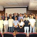 Estudiantes y autoridades en el acto de bienvenida celebrado en la Escuela Técnica Superior de Ingeniería