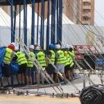 En la playa de San Juan se ha instalado la carpa del espectáculo del Circo del Sol "Alegría. Bajo una nueva luz"gría