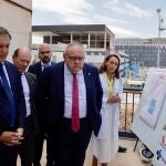 El consejero de Sanidad, Alejandro Vázquez Ramos, visita las obras del edificio de Consultas Externas del Hospital Universitario de Salamanca, junto al alcalde García Carbayo y García-Cruces, entre otros