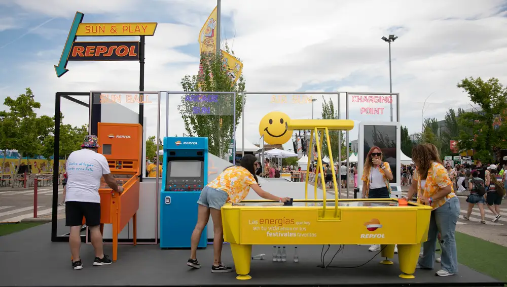 Máquina recreativa alimentada con energía solar