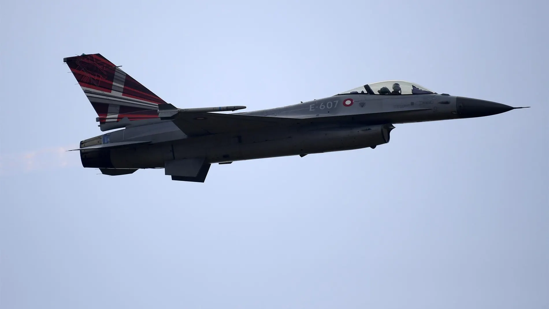 Ucrania.- Países Bajos y Dinamarca comienzan a enviar cazas F-16 a Ucrania