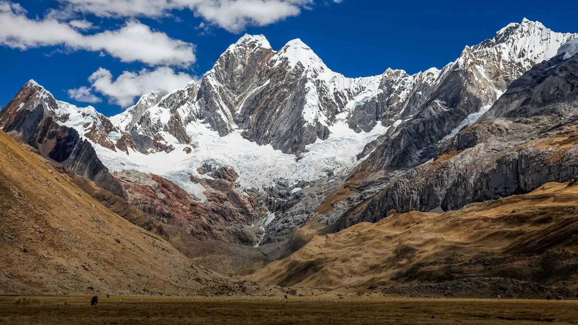 La nevada montaña de Huascarán es la más alta de Perú con 6.768 metros de altura