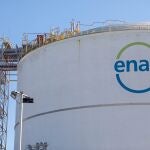 Planta de regasificación de Enagás del Puerto de Barcelona.