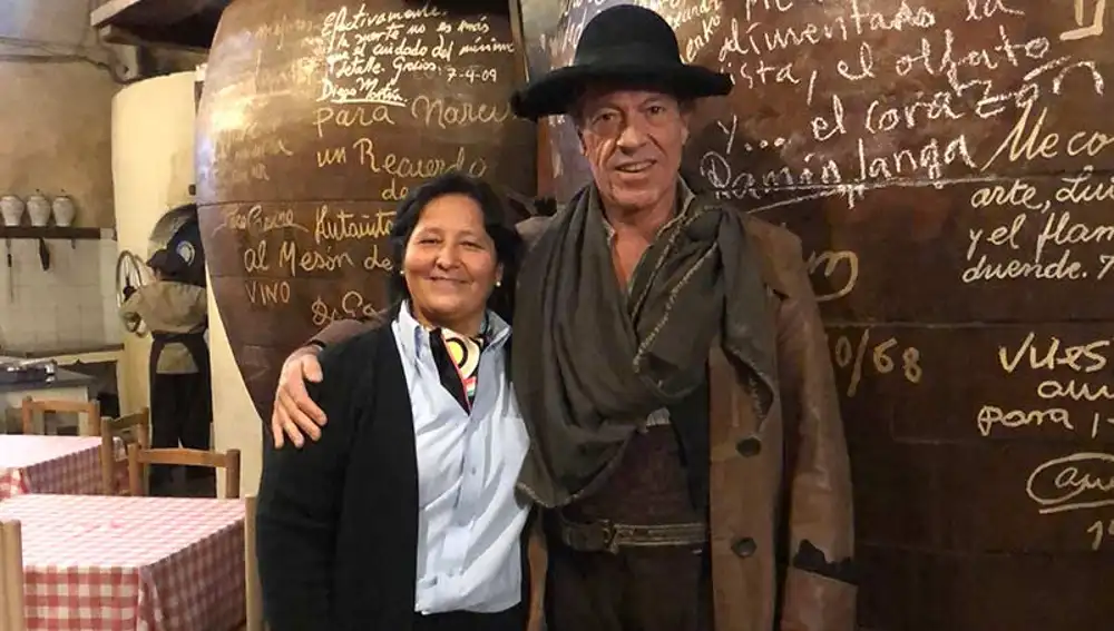 Yajaira García, con el actor Ramón Langa