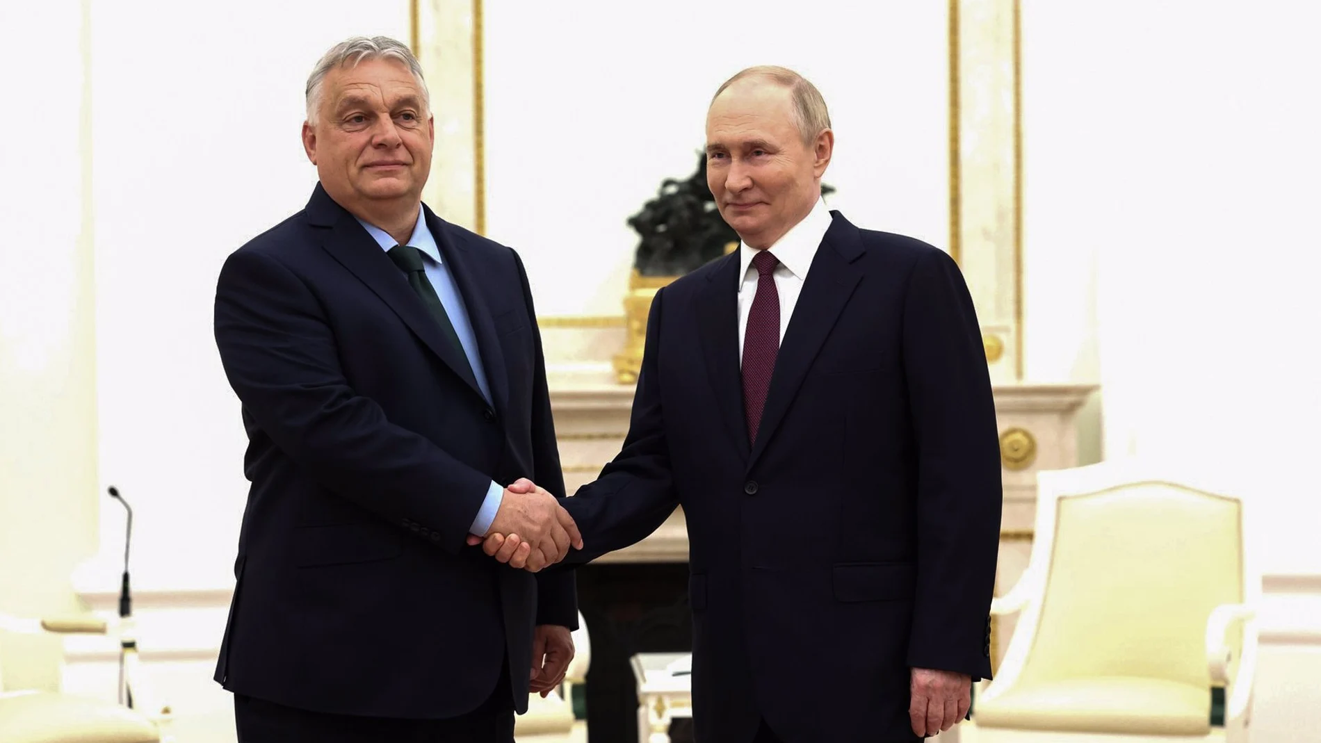 UE.- Los países de la UE avisan a Orbán de la pérdida de confianza y le reprenden por dañar la unidad frente a Putin