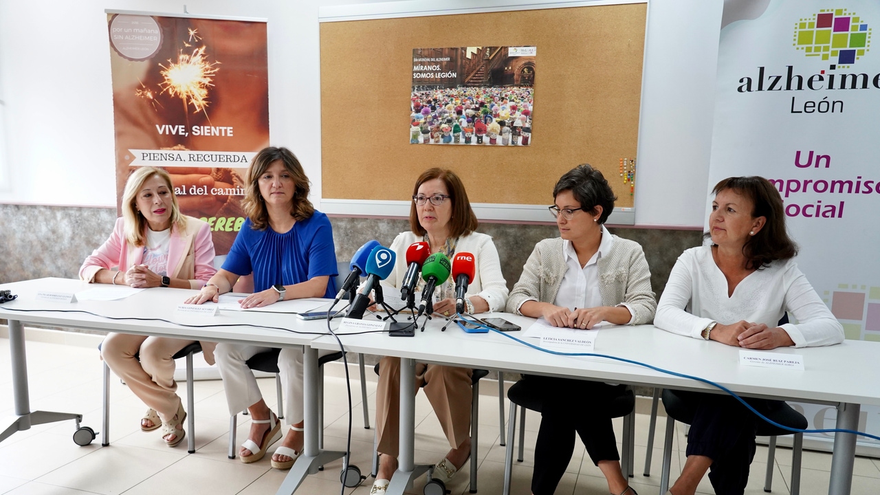 Alzheimer León convertirá el sábado Ordoño II en una gran cancha deportiva para promover el tenis de mesa terapéutico