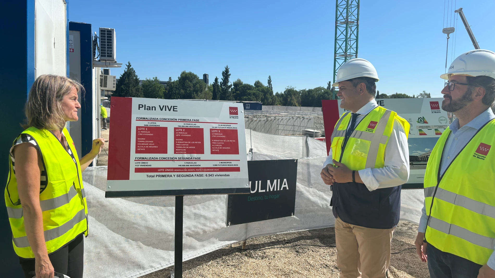 El consejero de Vivienda, Transportes e Infraestructuras, Jorge Rodrigo, visita el inicio de la construcción en Pinto de 422 viviendas del Plan ViveCOMUNIDAD DE MADRID11/07/2024