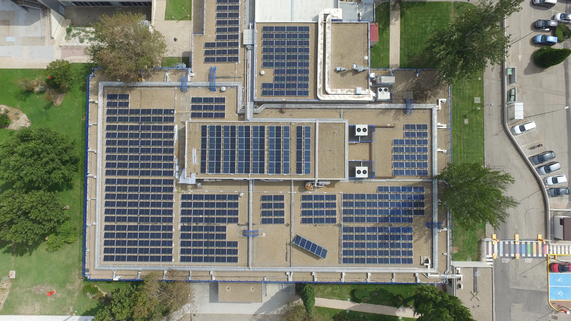 Paneles fotovoltaicos Planta Pfizer