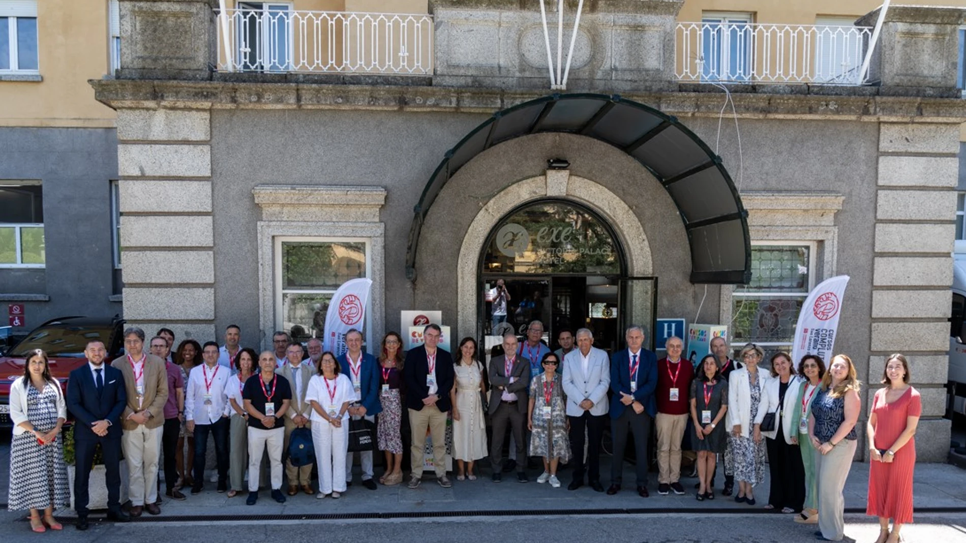 Foto de familia de los participantes en el curso de la Complutense "Retos en salud pública para la enfermedad hepática"