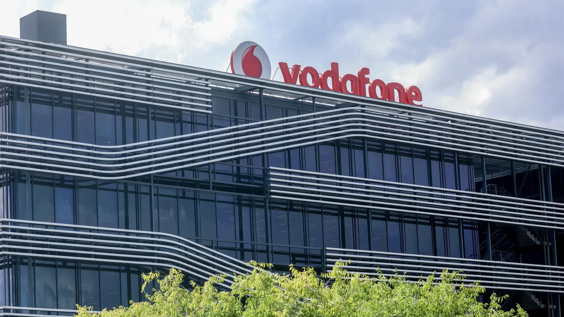 Economía.- (AMP) Vodafone España (Zegona) reduce la afectación del ERE a 898 personas, desde los 1.198 iniciales