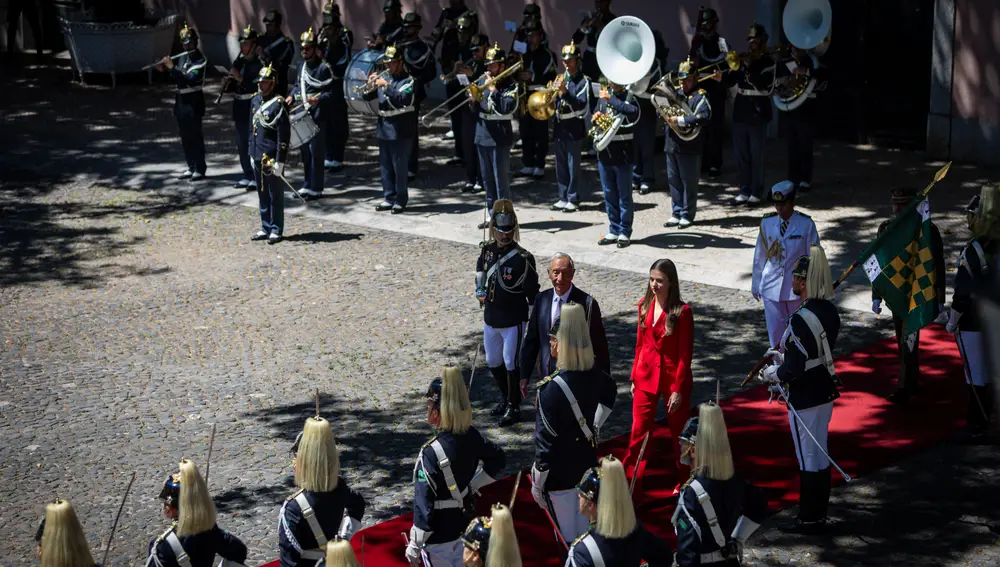 Primer viaje oficial de S.A.R La Princesa de Asturias, Leonor, a la República Portuguesa. Visita el Monasterio
