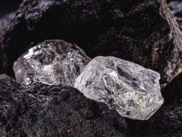 La petalita o la castorita es un mineral importante para obtener el litio