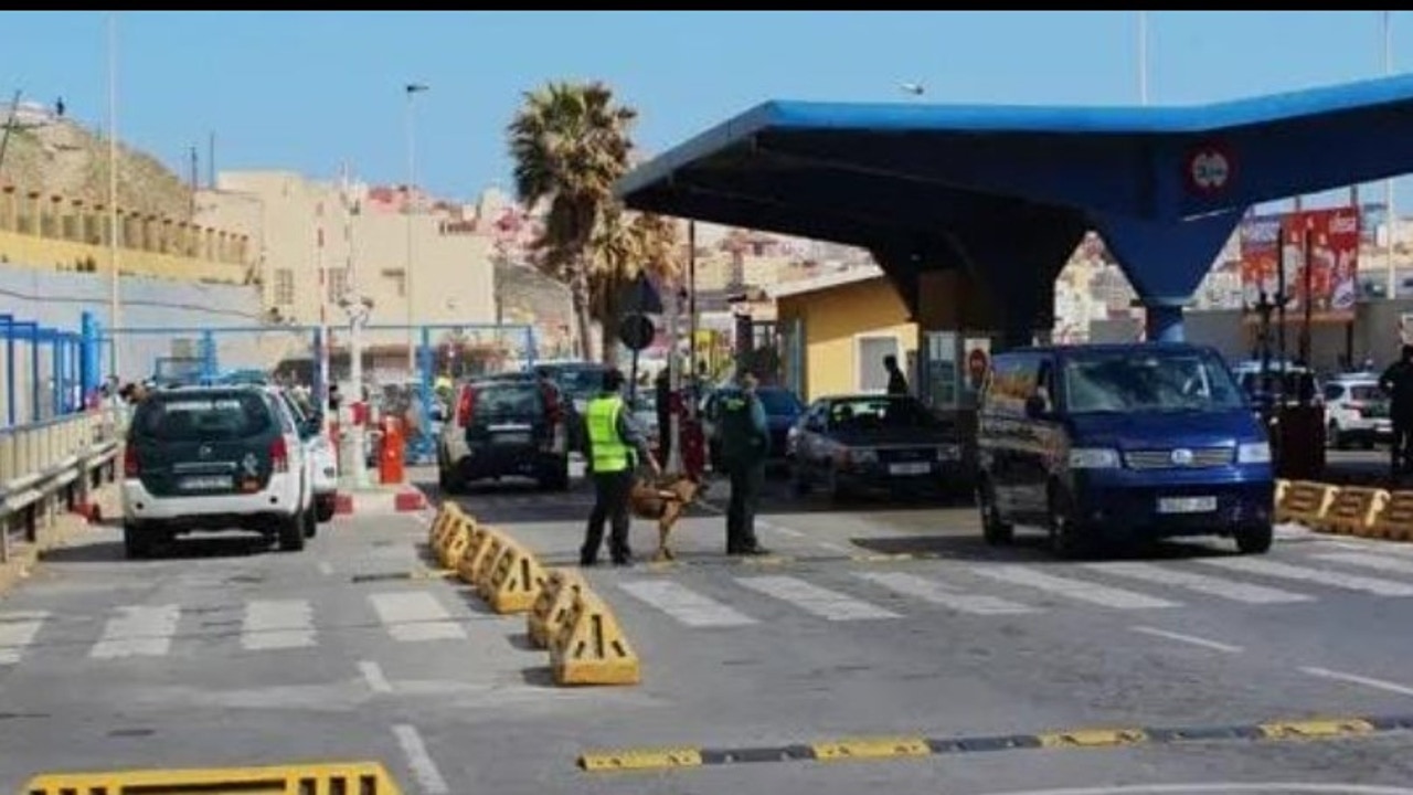 Marruecos aborta una entrada masiva en Melilla de noventa personas