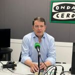 Entrevista del presidente de Castilla y León, Alfonso Fernández Mañueco, durante el programa "La Brújula" de Onda Cero