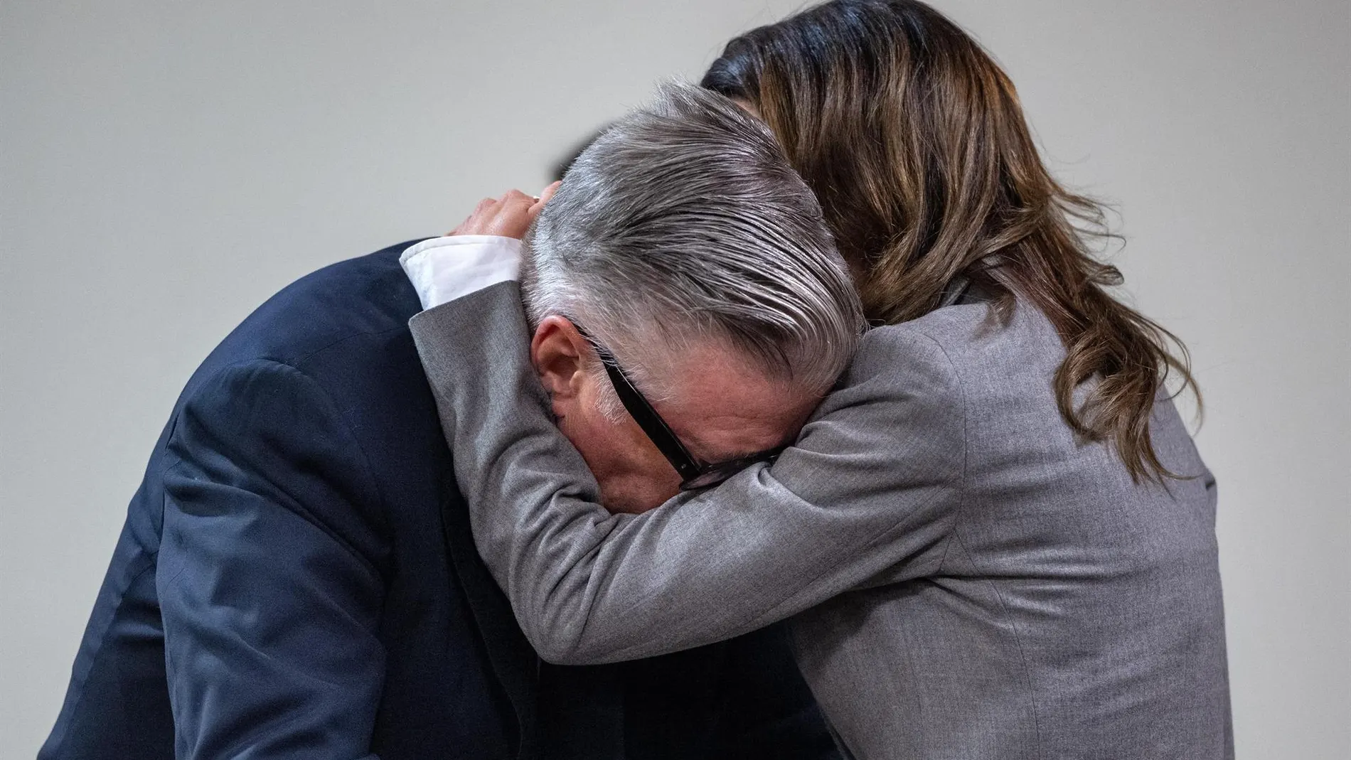 EEUU.- La Justicia estadounidense desestima el caso contra Alec Baldwin por homicidio involuntario
