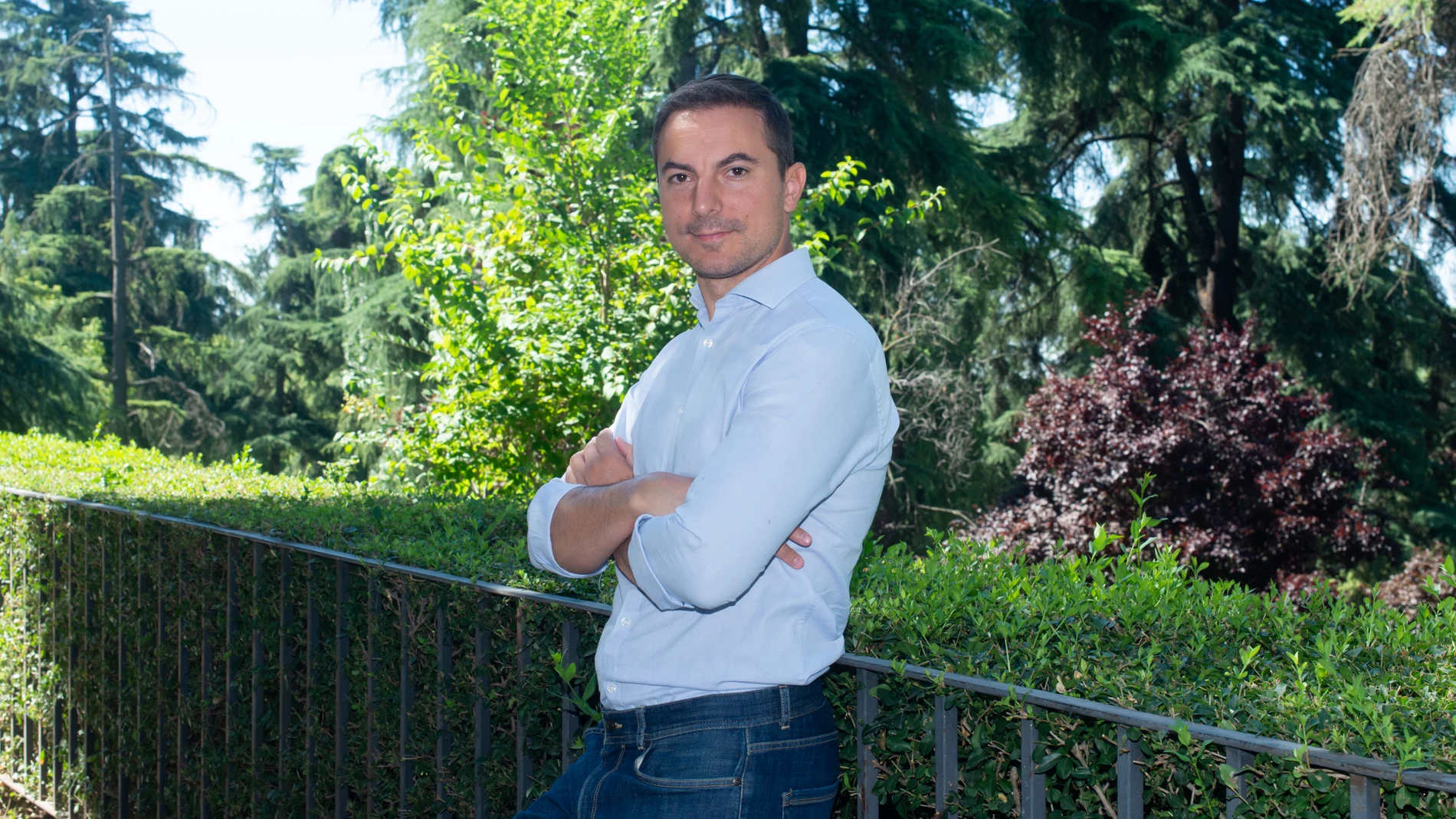 El secretario general del PSOE-M, Juan Lobato, posa tras una entrevista para Europa Press, en las inmediaciones del PSOE de Madrid, a 12 de julio de 2024, en Madrid (España). Juan Lobato es un técnico de Hacienda del Estado y político español del PSOE, alcalde de Soto del Real entre 2015 y 2021 y Secretario General del Partido Socialista Obrero Español de la Comunidad de Madrid, así como portavoz del Grupo Parlamentario Socialista en la Asamblea de Madrid.12 JULIO 2024;PSOE-M;JUAN LOBATO;PS...