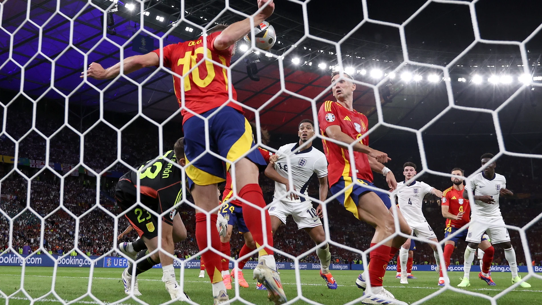 Berlin (Germany), 14/07/2024.- Daniel Olmo of Spain makes a goal line clearance during the UEFA EURO 2024 final soccer match between Spain and England, in Berlin, Germany, 14 July 2024. (Alemania, España) EFE/EPA/FRIEDEMANN VOGEL
