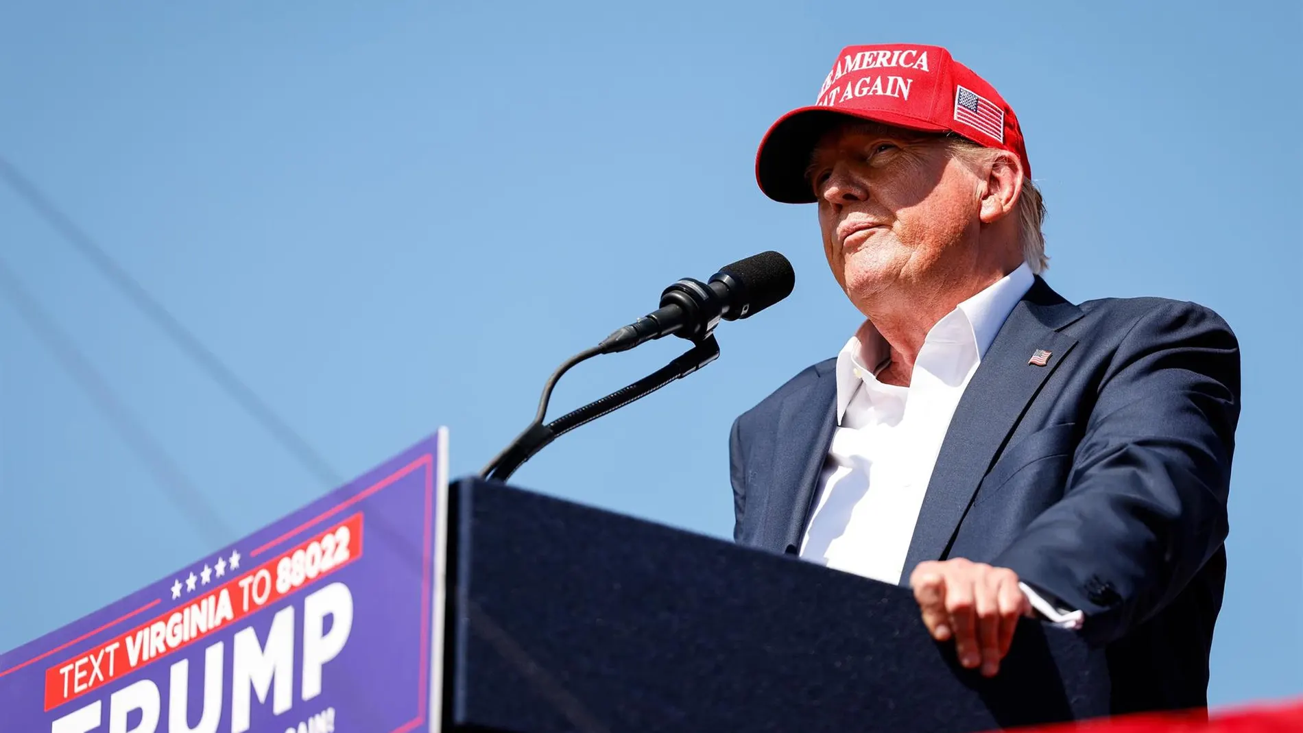AMP2.-EEUU.- Donald Trump, herido tras oírse disparos en un acto de campaña en Pensilvania que deja dos muertos