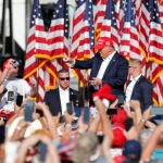 Donald Trump, durante el mitin en Pensilvania, antes del intento de asesinato
