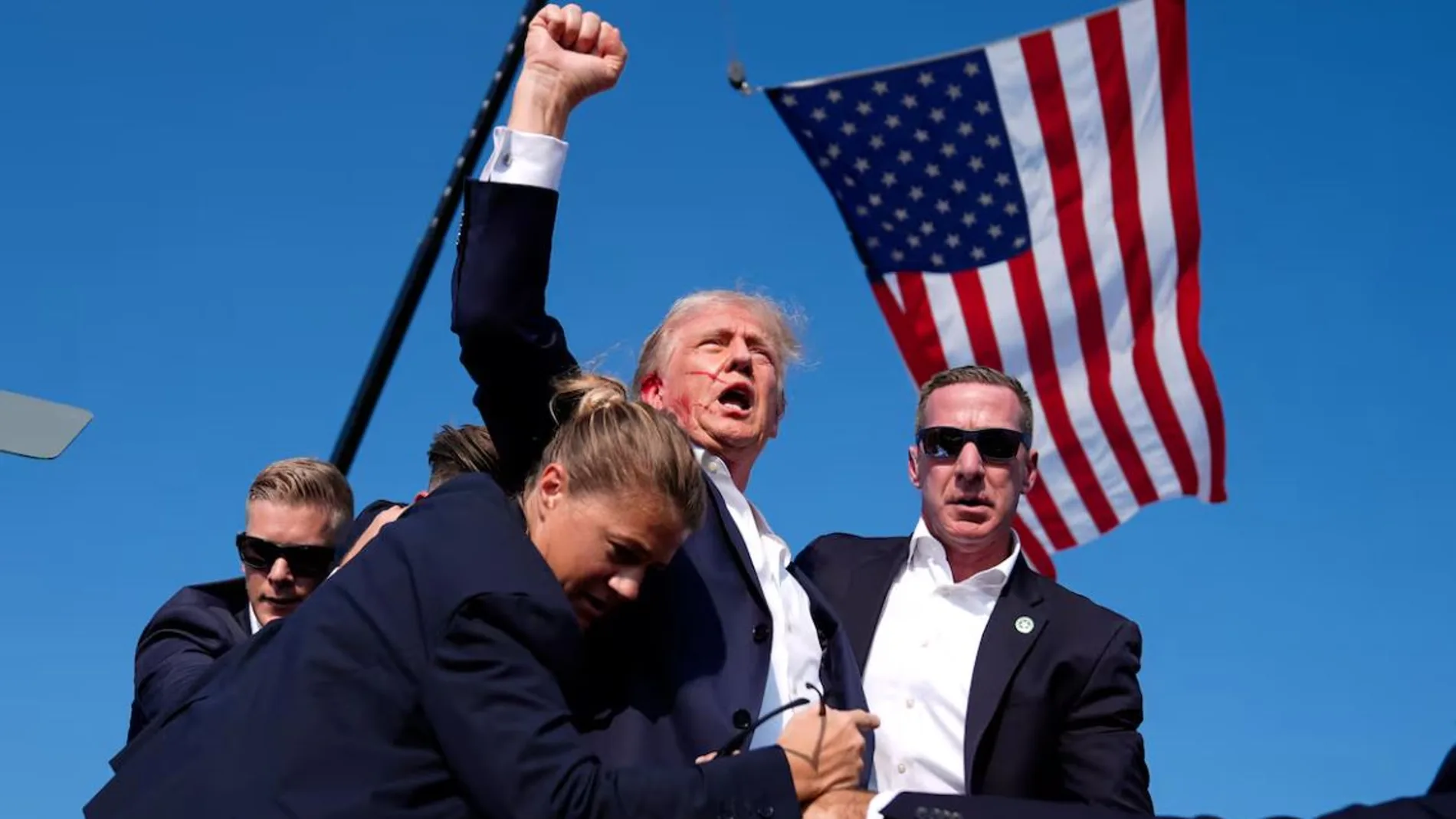Trump, en el momento en que es evacuado