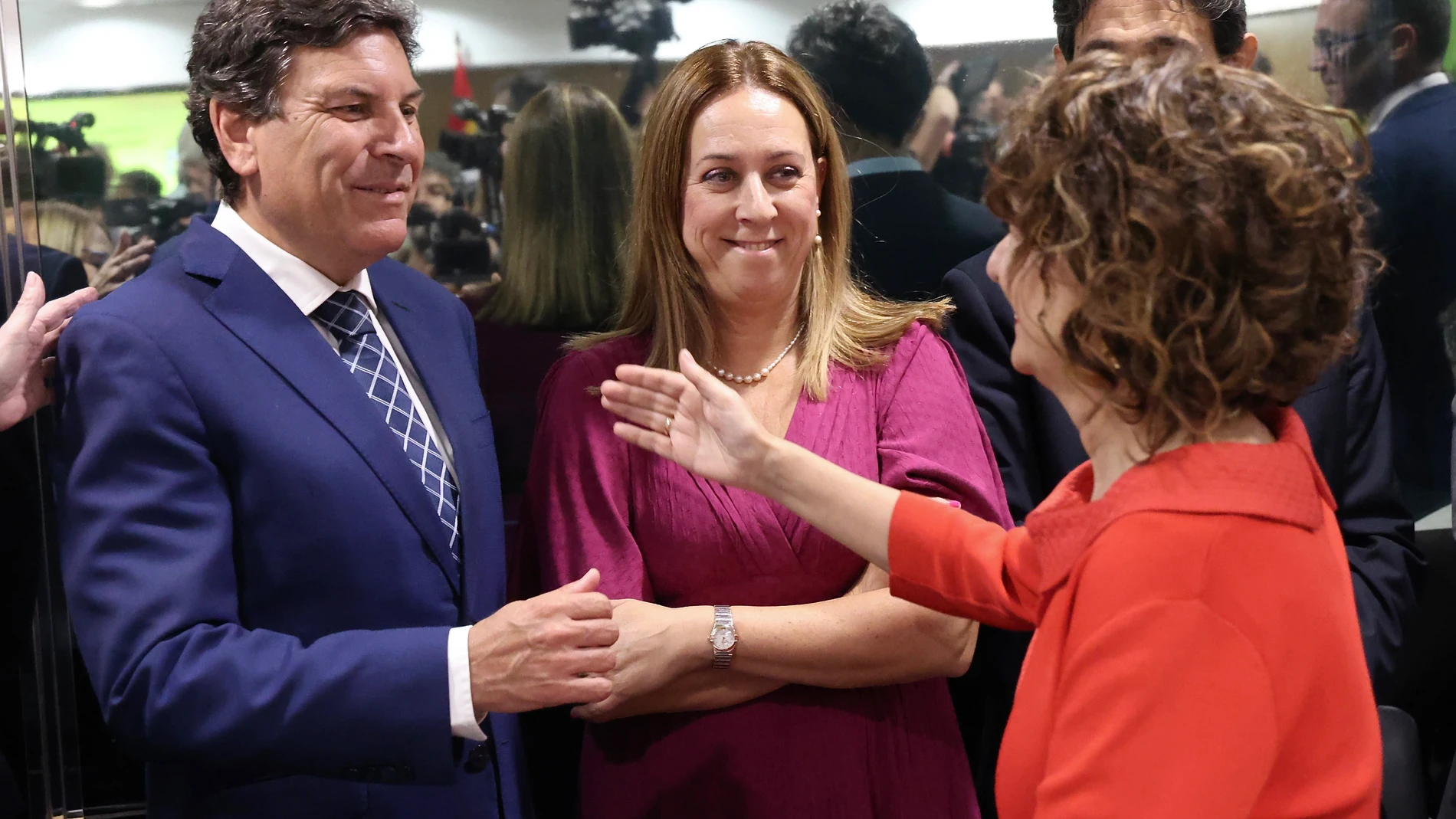 Fernández Carriedo junto a la ministra María José Montero en el Consejo de Política Fiscal y Financiera
