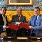 Canal Sur TV producirá una serie documental y una miniserie sobre la vida y el legado de Paco de Lucía