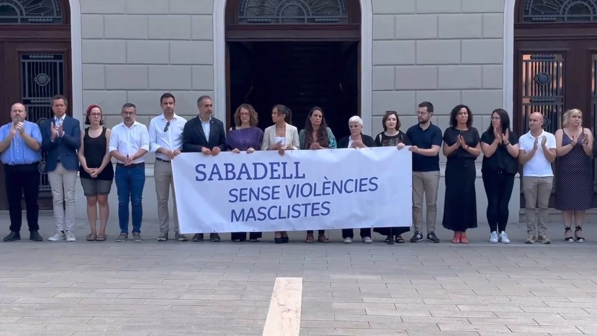 Sabadell (Barcelona) y Salou (Tarragona) guardan un minuto de silencio por dos asesinatos machistas