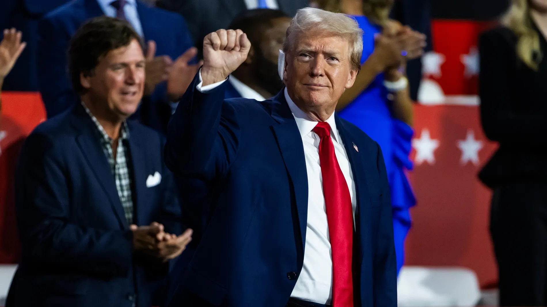 Milwaukee (United States), 15/07/2024.- Republican presidential nominee and former President Donald Trump arrives during the evening session on the opening day of the Republican National Convention (RNC) at the Fiserv Forum in Milwaukee, Wisconsin, USA, 15 July 2024. The convention comes just a few days after a 20-year-old Pennsylvania man attempted to assassinate former president and current Republic presidential nominee Donald Trump. The RNC is being held 15 to 18 July 2024 and is where del...