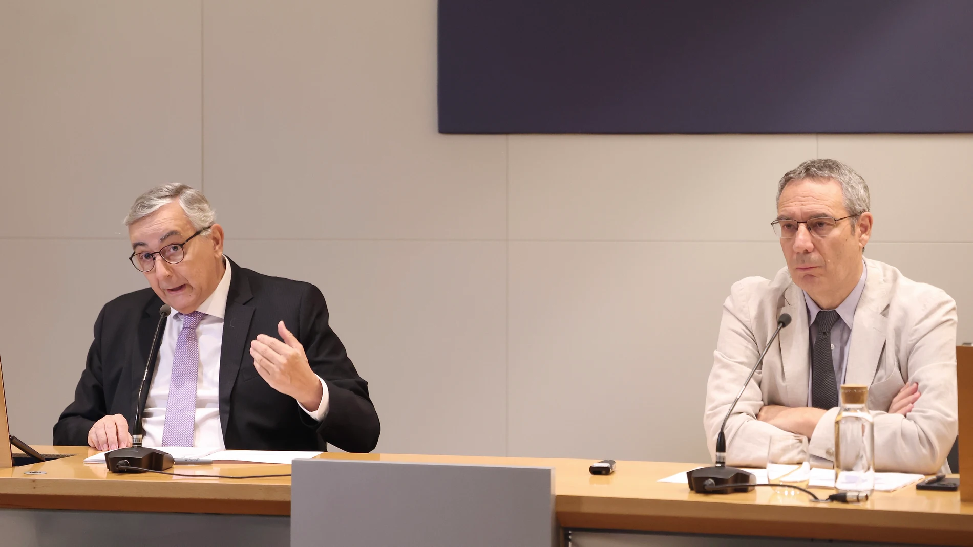 El director de Funcas, Carlos Ocaña, durante la presentación de las previsiones económicas de las comunidades autónomas para 2024