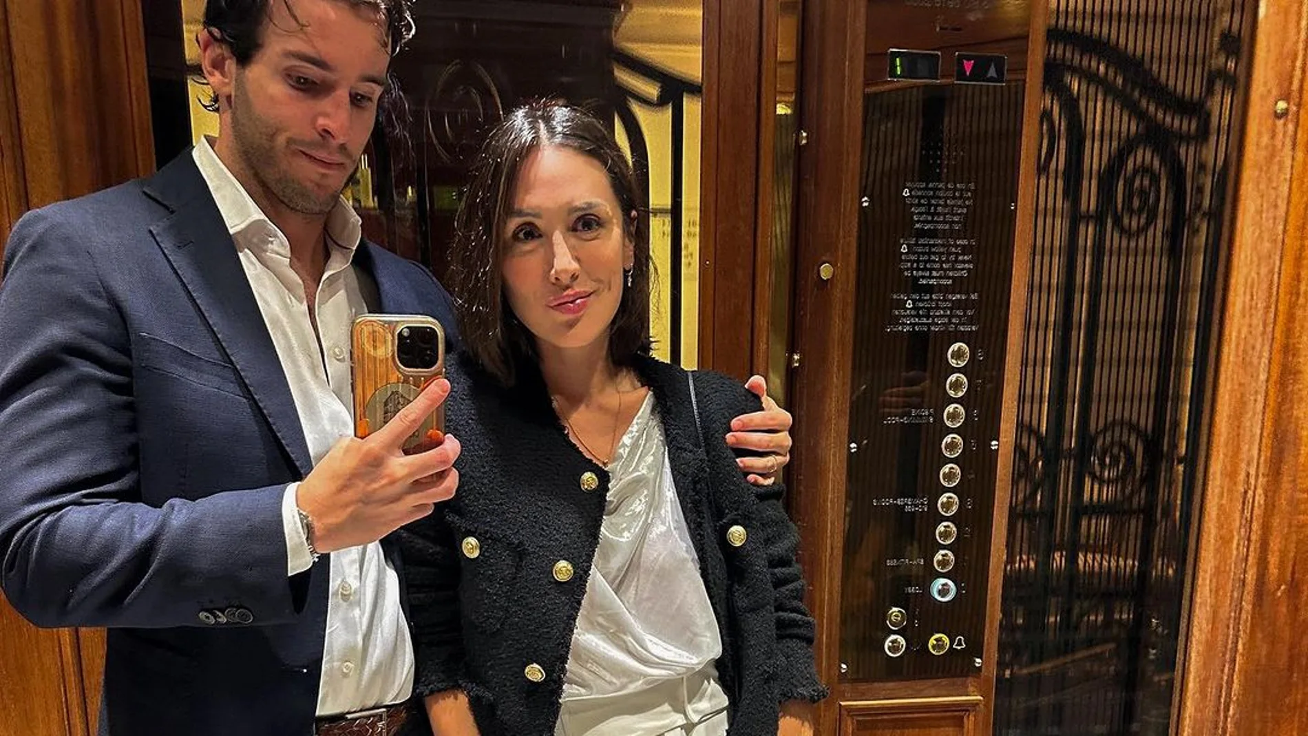 Tamara Falcó e Íñigo Onieva en París.
