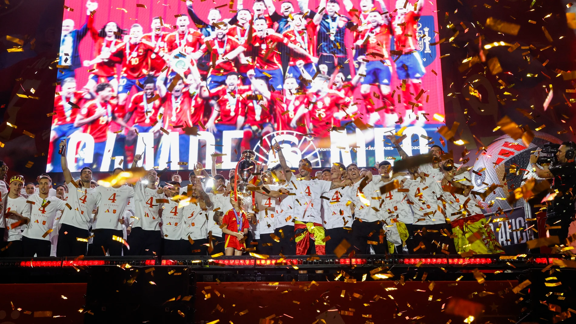 MADRID, 15/07/2024.- Los jugadores de la selección española durante la celebración este lunes en Cibeles del título de campeones de la Eurocopa conseguido tras vencer ayer en la final a Inglaterra disputada en el estadio Olímpico de Berlín. EFE / JP Gandul.