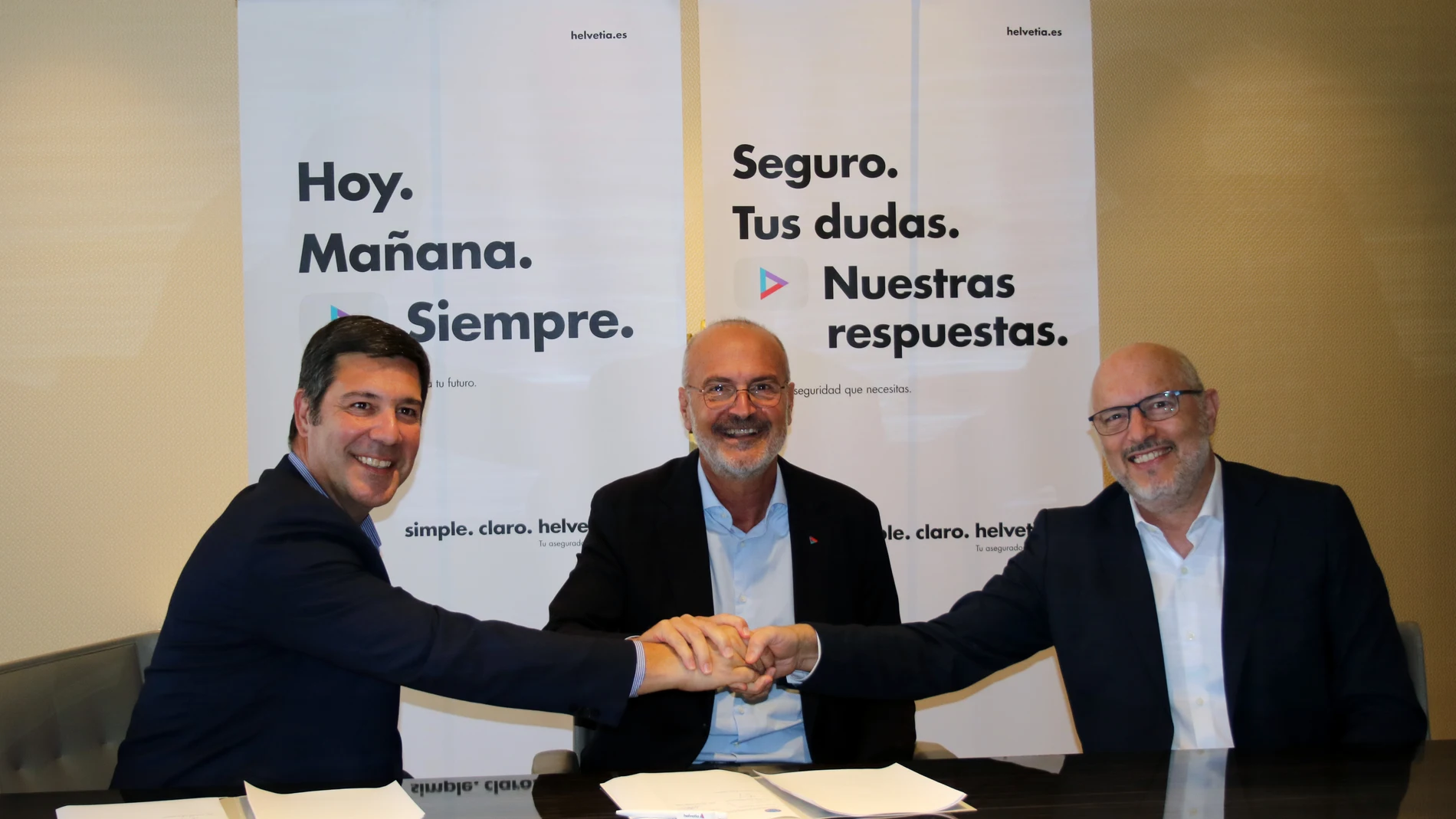 Íñigo Soto y Alberto Ortega, tras la firma del acuerdo