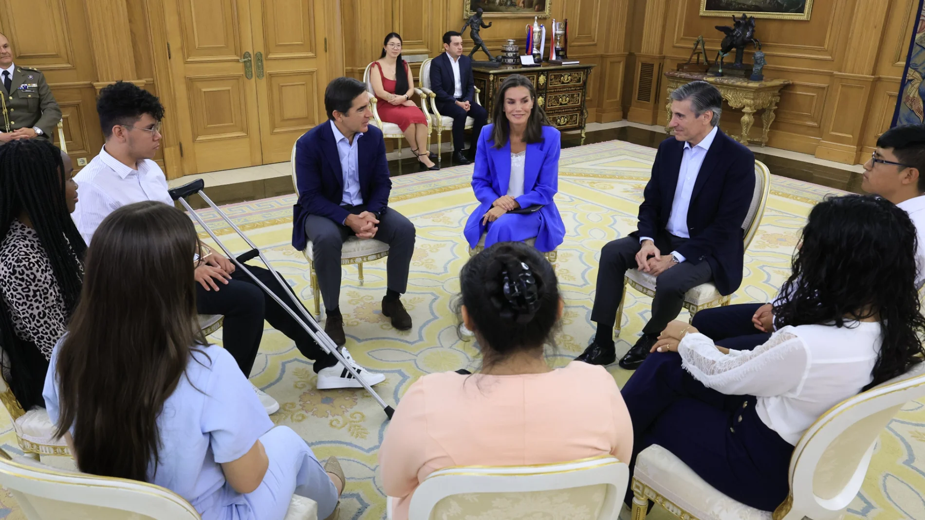 La Reina recibe en audiencia a una representación de la Fundación Microfinanzas BBVA