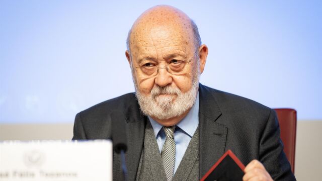 El PP, con apoyo de Junts y Vox, aprueba en el Senado la comisión de investigación sobre el CIS de Tezanos