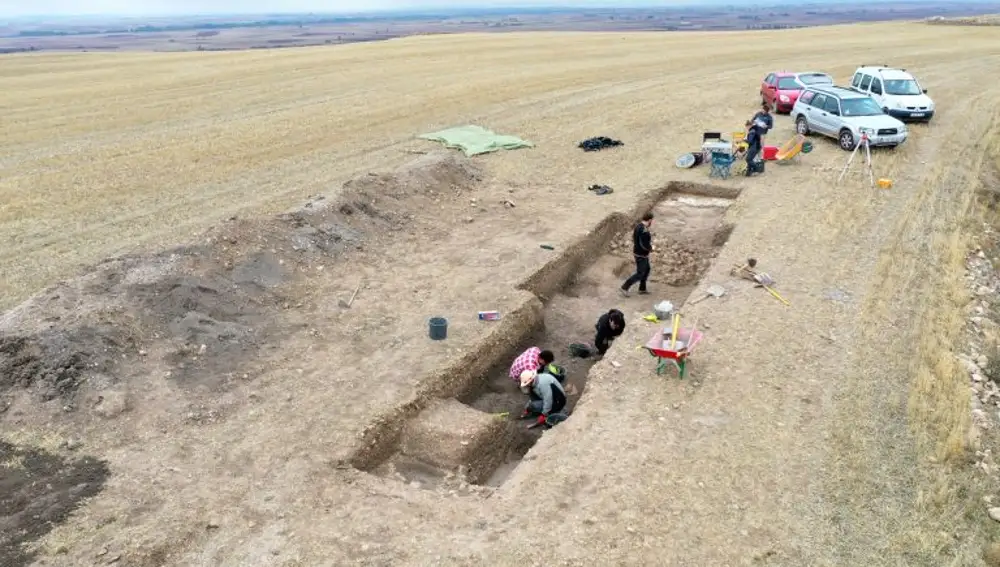 Excavaciones en busca de restos romanos en Sasamón