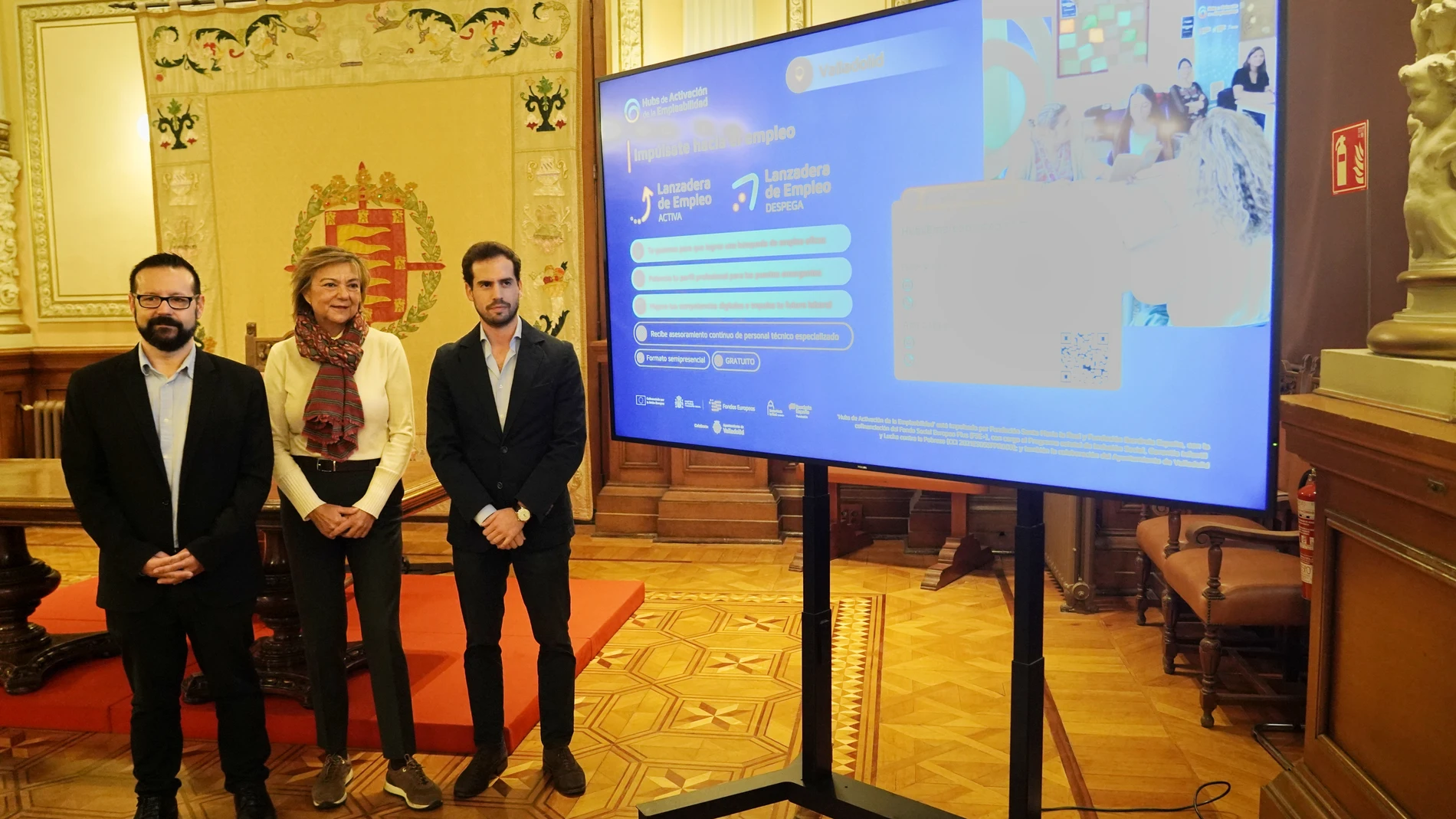 El concejal de Personas, Mayores, Familia y Servicios Sociales, Rodrigo Nieto, presenta el convenio firmado con la Fundación Santa María la Real.