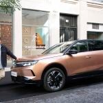 Opel elige al artista Jaime Monge embajador del nuevo Grandland