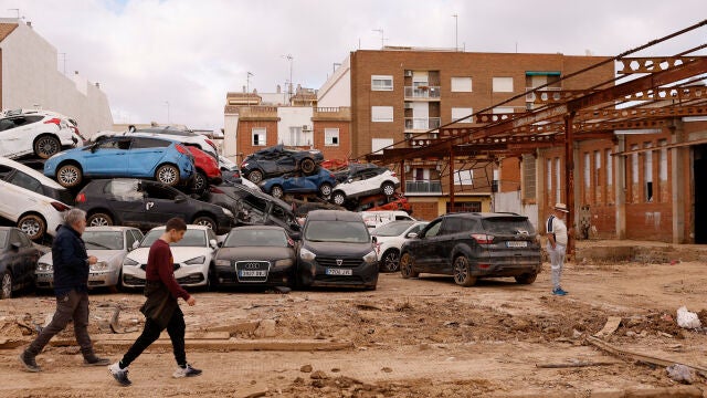 Continúan las labores de limpieza tras el paso de la dana por Valencia
