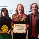 La directora de la Agencia de Protección Civil y Emergencias de la Junta de Castilla y León, Irene Cortés Calvo, recoge el galardón