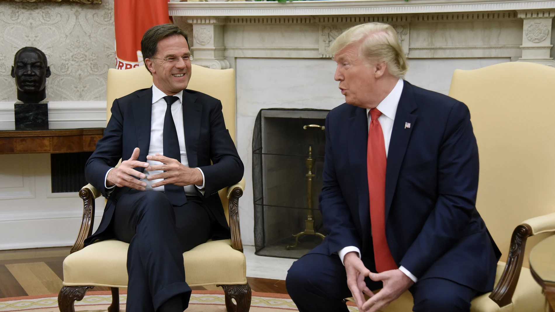 (Foto de ARCHIVO)El secretario general de la OTAN, Mark Rutte, y el presidete de EEUU, Donald Trump.Europa Press/Contacto/Olivier Douliery18/07/2019 ONLY FOR USE IN SPAIN