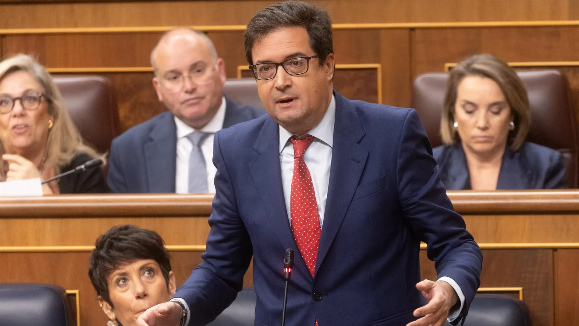 Óscar López dice que no hay "ninguna preocupación" por lo declarado por Aldama y califica a Feijóo de "líder fracasado"