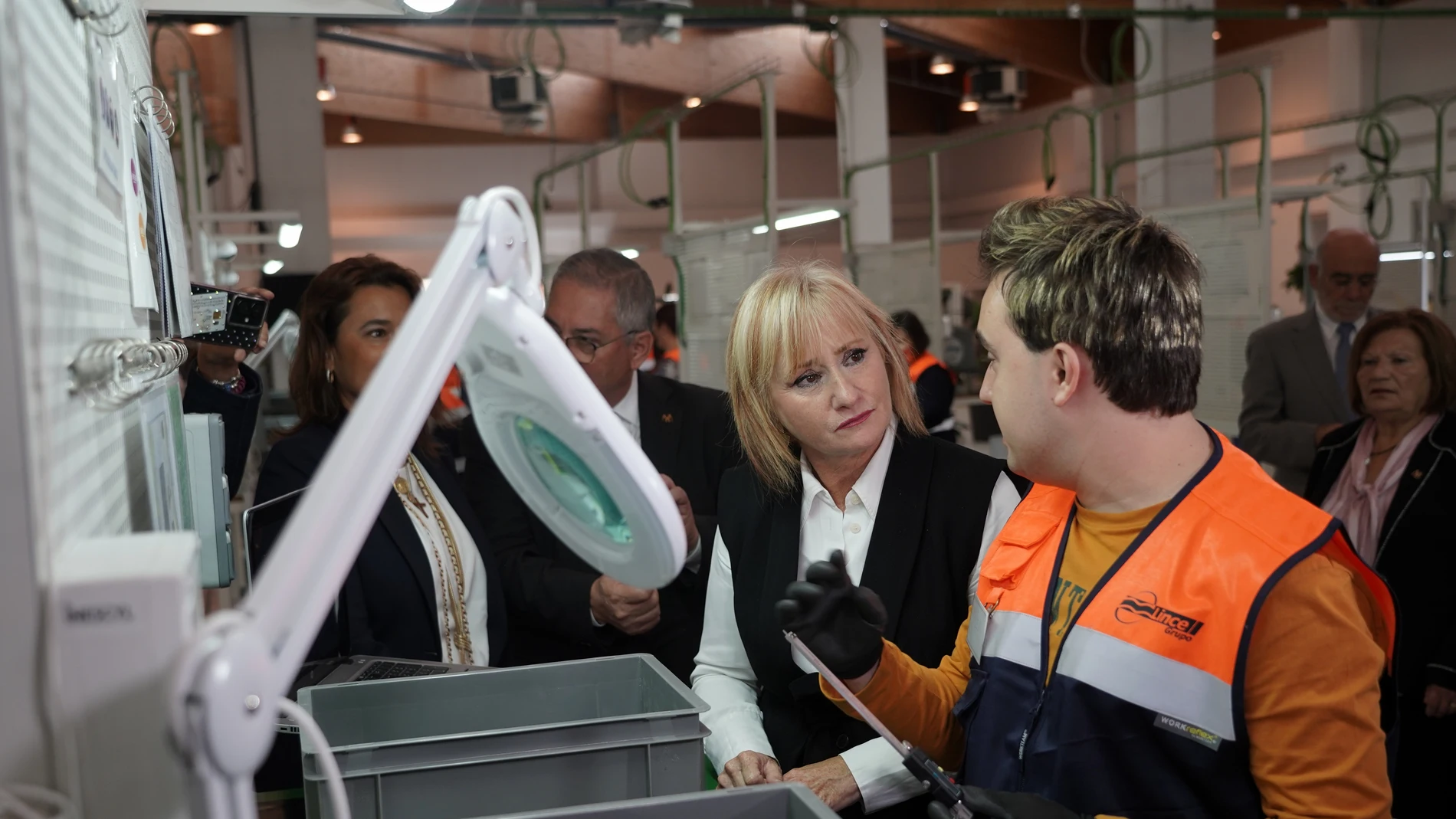 La consejera de Industria, Leticia García, visita un centro de formación