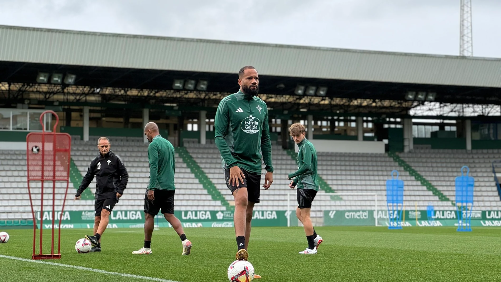 Bebé con el Racing de Ferrol